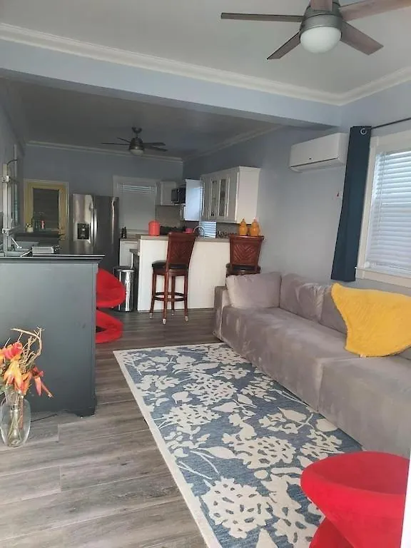 Lucia Bayview House Vila Glanvillia 0*,
